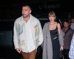 Yêu Taylor Swift chưa được 1 năm, Travis Kelce tiêu 8 triệu USD "tình phí"  | Báo Dân trí