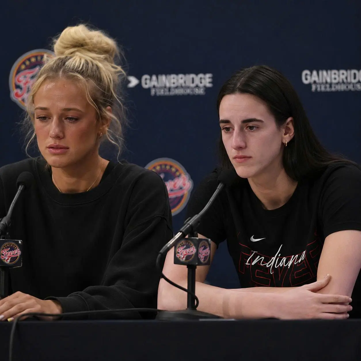 🚨 15 MINUTES AGO, INDIANA FEVER STARS SOPHIE CUNNINGHAM AND CAITLIN CLARK FOUGHT BACK TEARS AS THEY