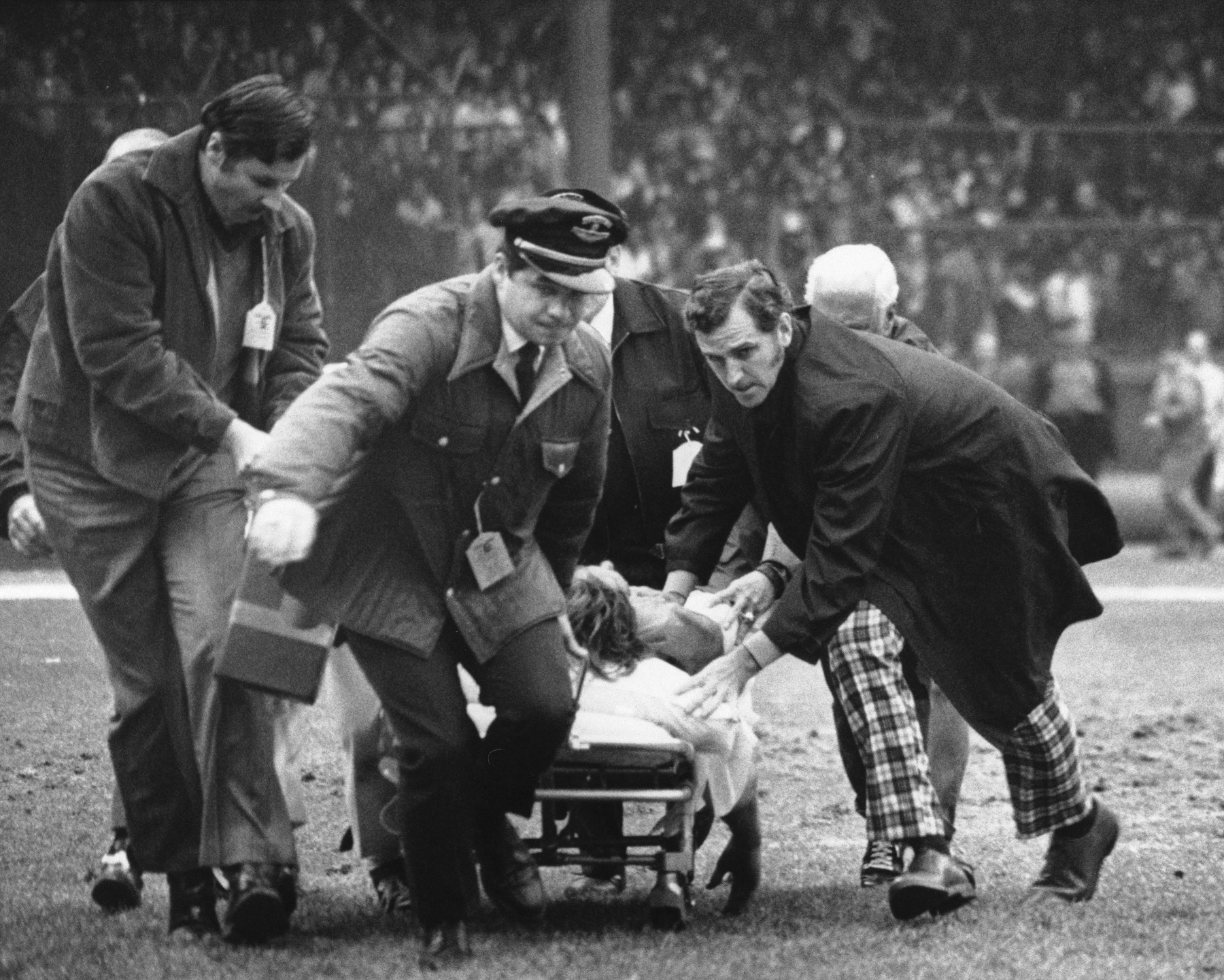 Today in Chicago History: Lions' Chuck Hughes collapses vs. Bears