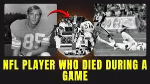Chuck Hughes vs Bears  The Only NFL Player Who Died During a Game (Heart  Attack on Field, 1971) - YouTube