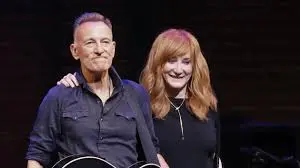 Bruce Springsteen helps induct wife Patti Scialfa into the New Jersey Hall  of Fame | 98 Rock Online
