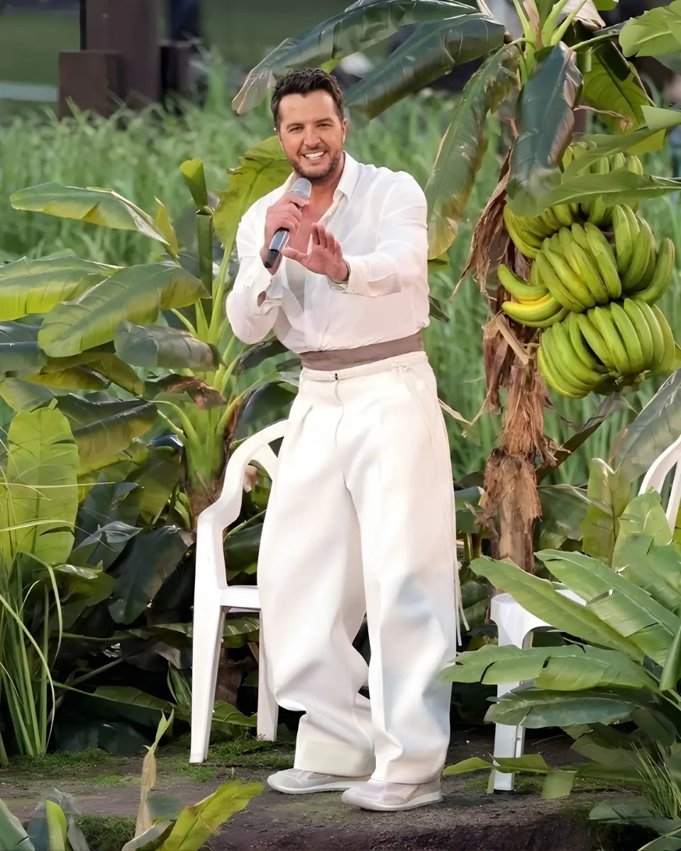 🚨 Super Bowl Shocker: Not Just Lady Gaga — Luke Bryan Makes a Surprise Appearance During Bad Bunny’