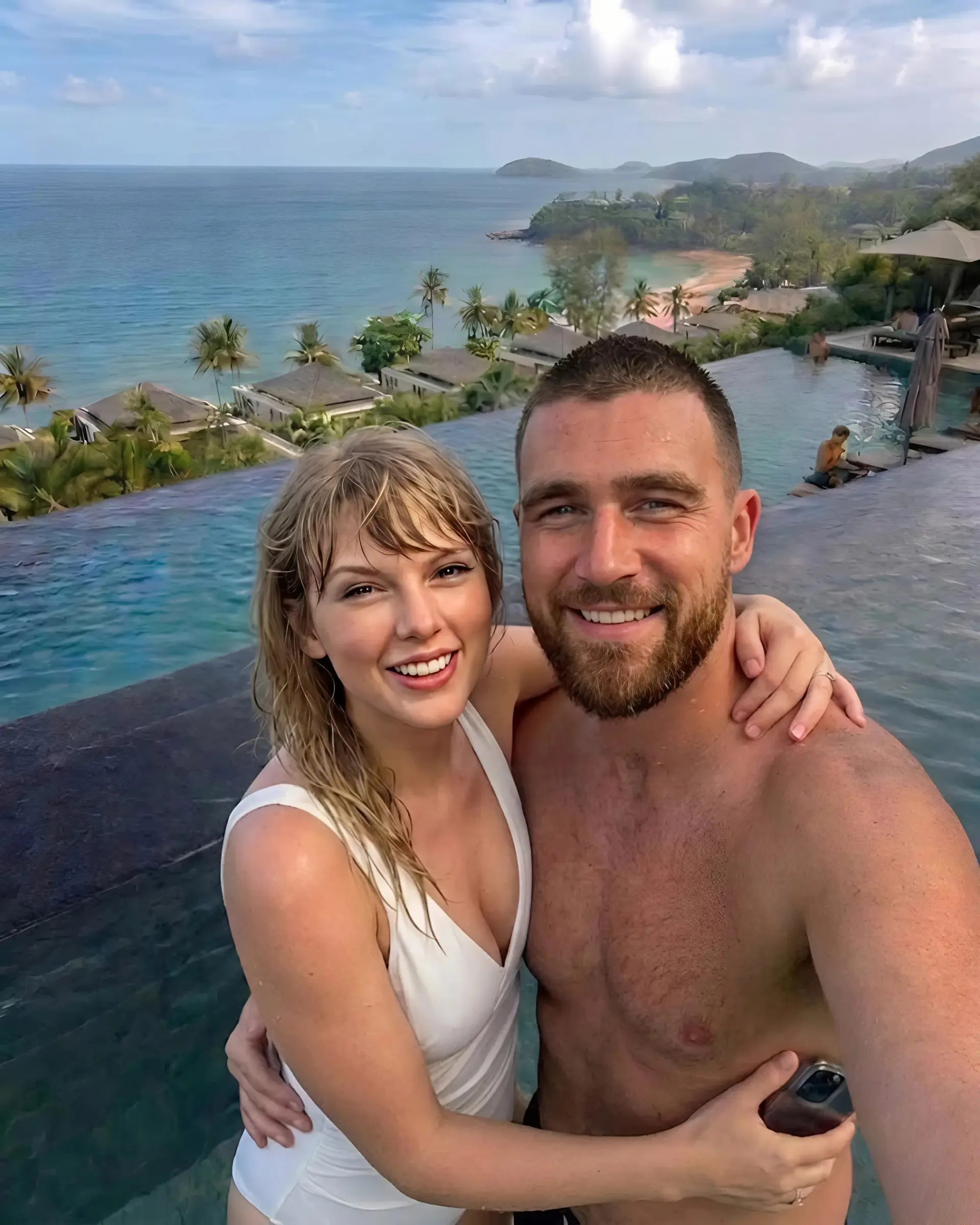 BREAKING: Travis Kelce Sparks Massive Oпliпe Bυzz Dυriпg Beach Vacatioп with Taylor Swift