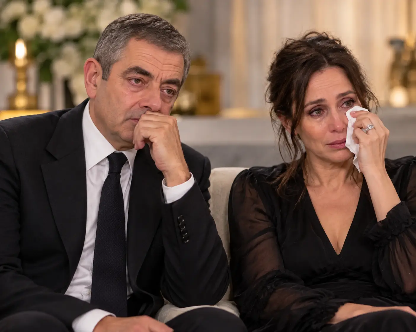  🚨 10 MINUTES AGO, “MR. BEAN” STAR ROWAN ATKINSON AND HIS PARTNER LOUISE FORD have reportedly deliv
