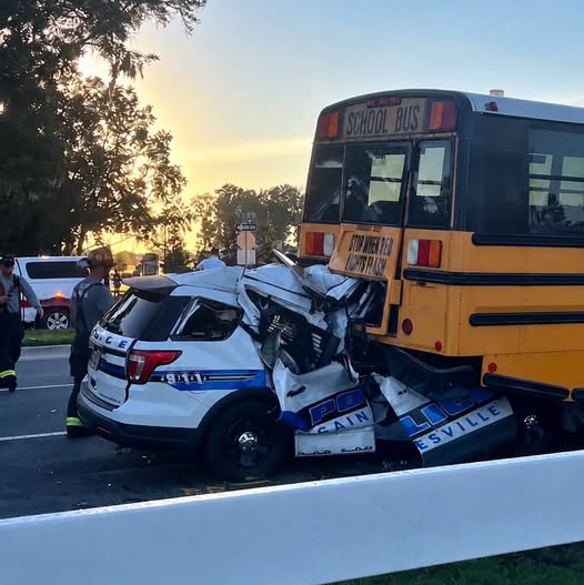 PRAYERS UP FOR A FLORIDA POLICE OFFICER SERIOUSLY INJURED AFTER HIS SUV CRASHED 