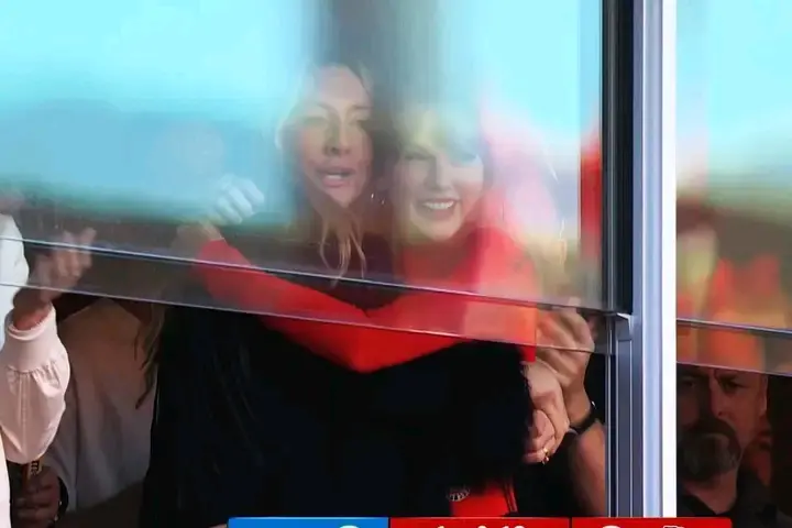 Taylor Swift Hugs Este Haim as Husband Travis Kelce Makes 24-Yard Reception at Chiefs Game – Click t