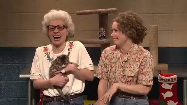 Inside Amy Adams and Kate McKinnon Hilarious SNL Cat Adoption Chaos